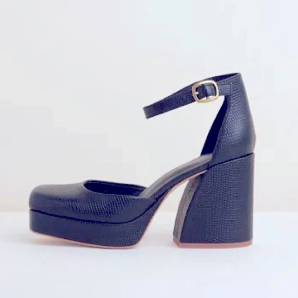 Charlotte Stone Fran platform heel in Navy texture leather Sz 10 never worn NIB